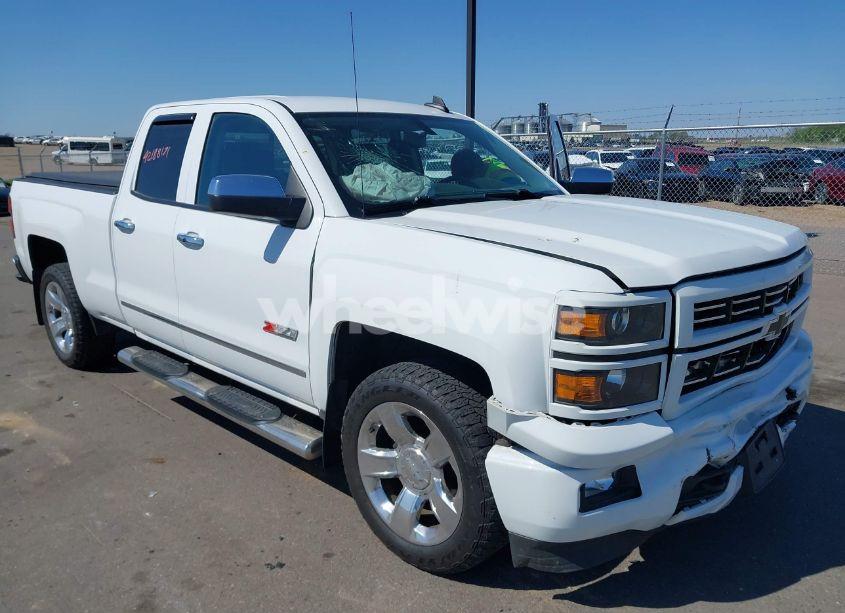 2015 Chevrolet Silverado 1500 2LT (VIN 1GCVKREC5FZ263841) main photo