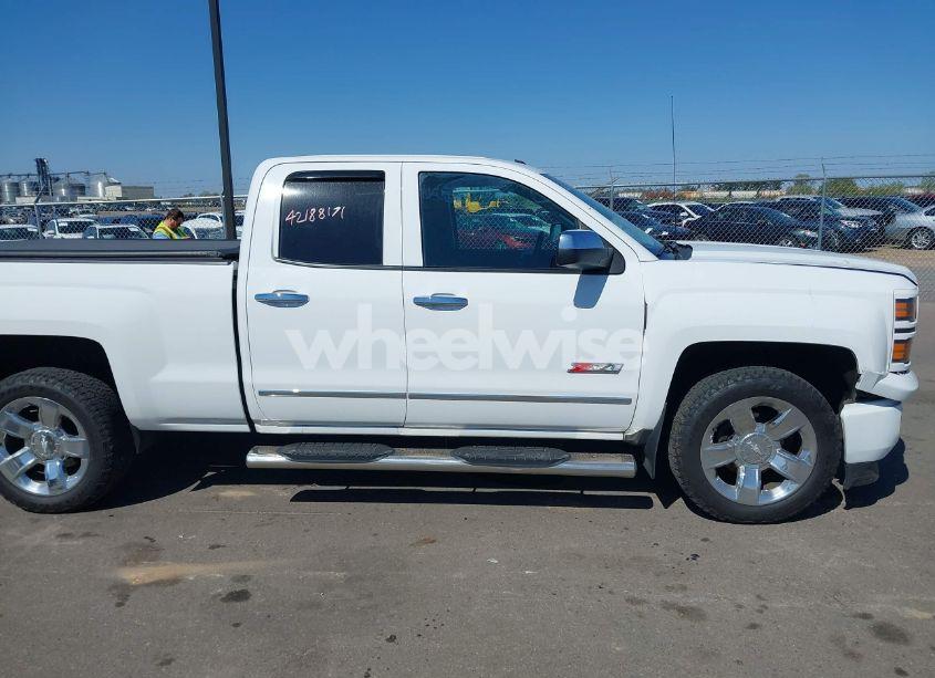 Photo 13 of 2015 Chevrolet Silverado 1500 2LT (VIN 1GCVKREC5FZ263841)