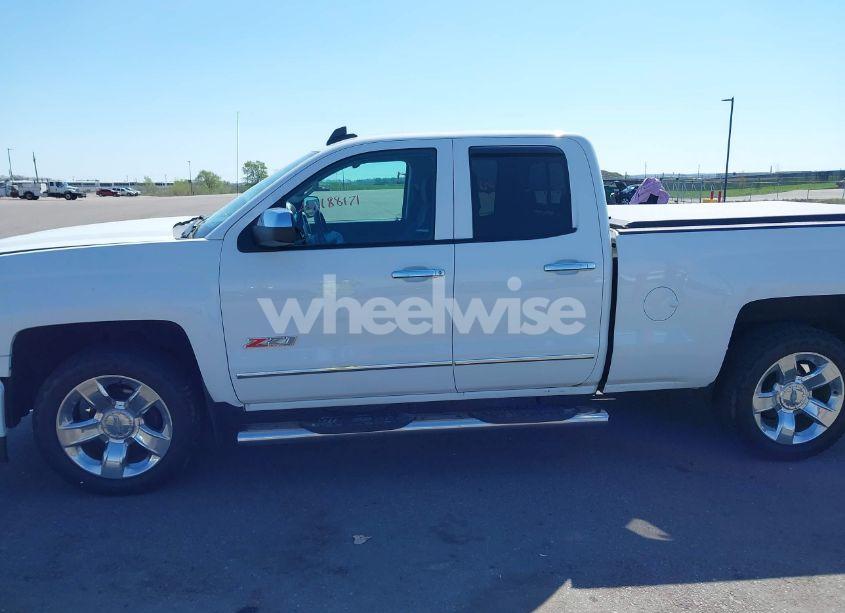 Photo 14 of 2015 Chevrolet Silverado 1500 2LT (VIN 1GCVKREC5FZ263841)