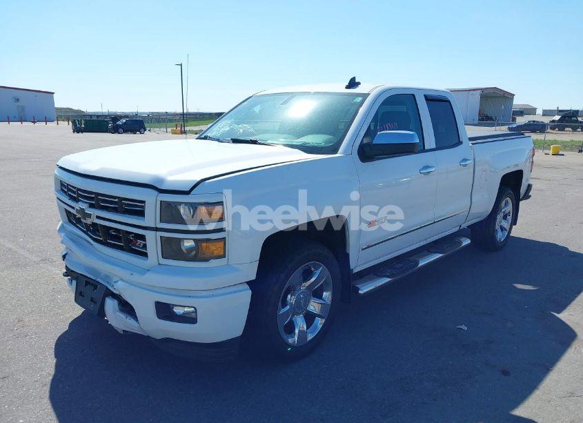 Photo 2 of 2015 Chevrolet Silverado 1500 2LT (VIN 1GCVKREC5FZ263841)
