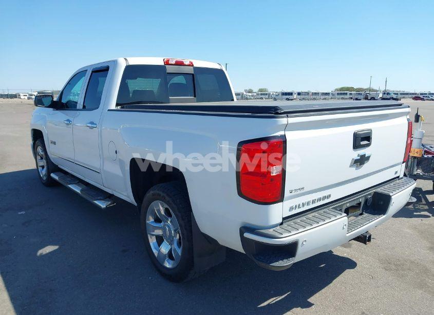 Photo 3 of 2015 Chevrolet Silverado 1500 2LT (VIN 1GCVKREC5FZ263841)