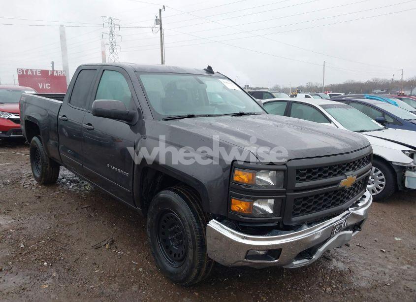 2015 Chevrolet Silverado 1500 2LT (VIN 1GCVKREC5FZ372042) main photo