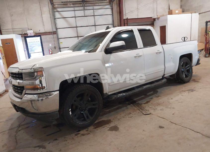 Photo 2 of 2016 Chevrolet Silverado 1500 1LT (VIN 1GCVKREC5GZ172859)