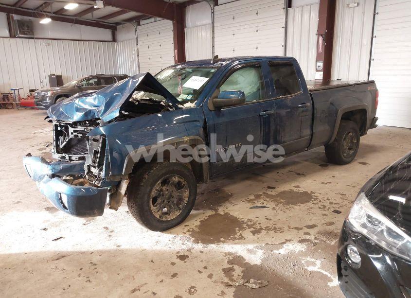 Photo 2 of 2016 Chevrolet Silverado 1500 2LT (VIN 1GCVKREC5GZ296369)