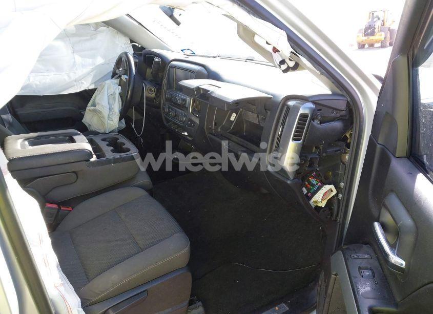 Photo 5 of 2016 Chevrolet Silverado 1500 2LT (VIN 1GCVKREC5GZ358403)