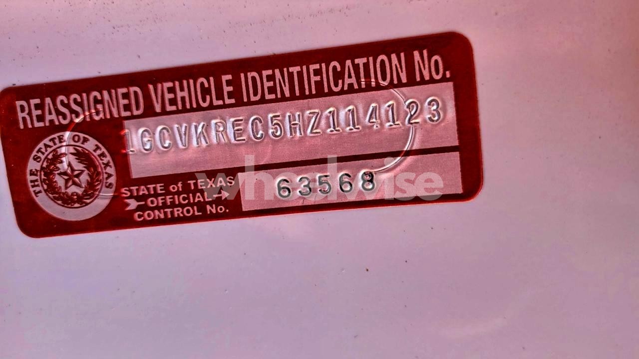 Photo 10 of 2017 CHEVROLET SILVERADO K1500 LT (VIN 1GCVKREC5HZ114123)