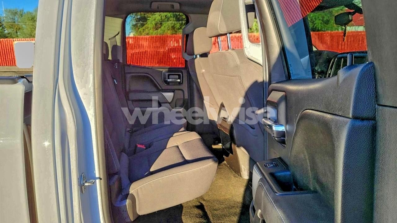 Photo 6 of 2017 CHEVROLET SILVERADO K1500 LT (VIN 1GCVKREC5HZ114123)