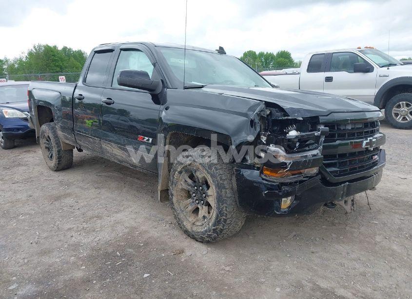 2017 Chevrolet Silverado 1500 2LT (VIN 1GCVKREC5HZ189436) main photo