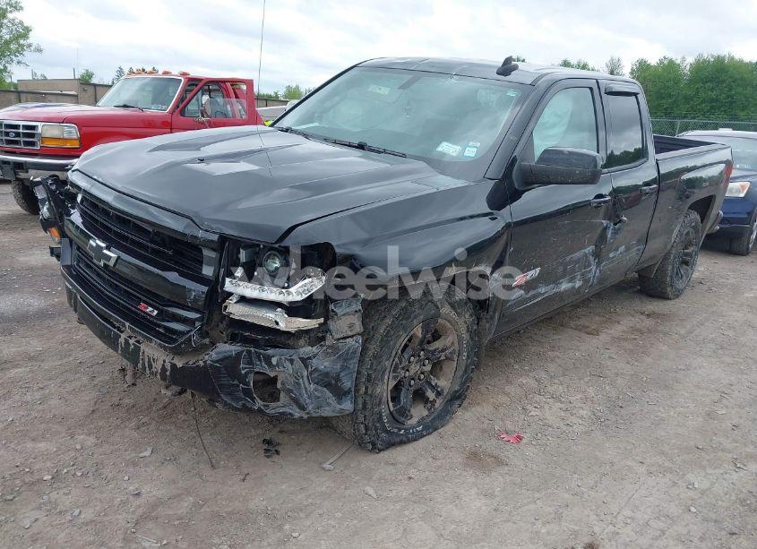 Photo 2 of 2017 Chevrolet Silverado 1500 2LT (VIN 1GCVKREC5HZ189436)