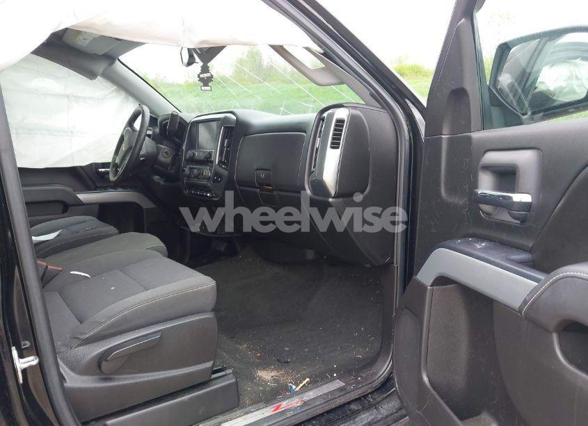 Photo 5 of 2017 Chevrolet Silverado 1500 2LT (VIN 1GCVKREC5HZ189436)