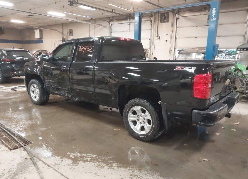 Photo 3 of 2017 Chevrolet Silverado 1500 2LT (VIN 1GCVKREC5HZ233015)