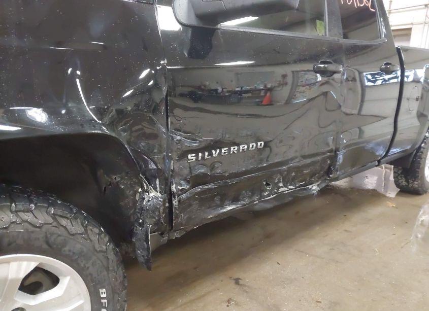 Photo 6 of 2017 Chevrolet Silverado 1500 2LT (VIN 1GCVKREC5HZ233015)