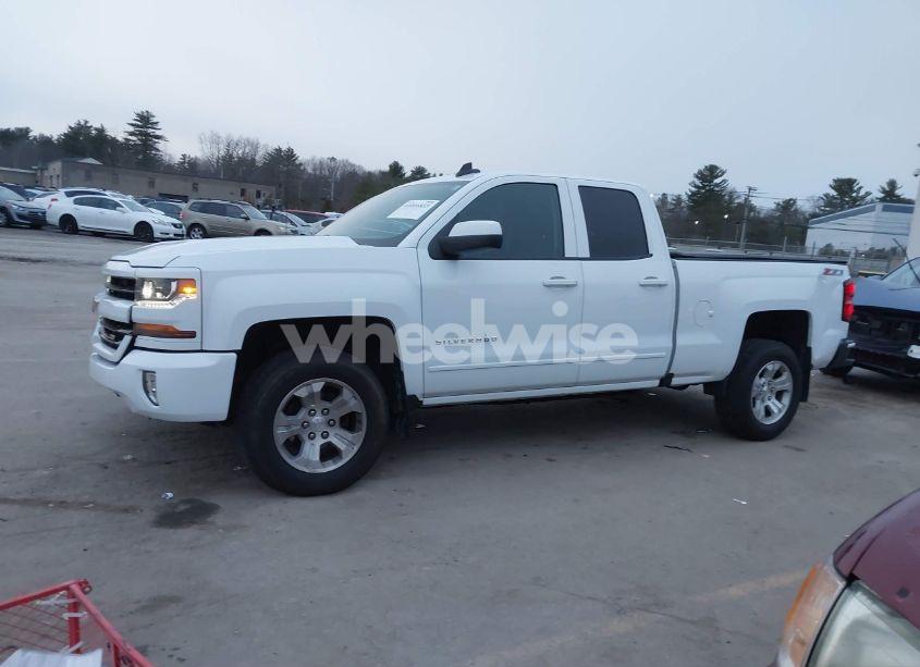 Photo 14 of 2017 Chevrolet Silverado 1500 2LT (VIN 1GCVKREC5HZ237775)