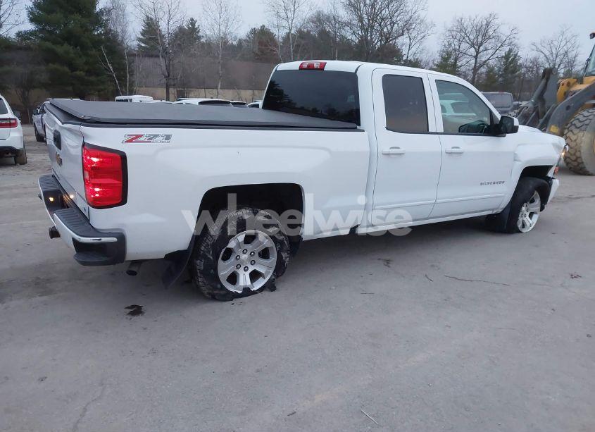 Photo 4 of 2017 Chevrolet Silverado 1500 2LT (VIN 1GCVKREC5HZ237775)