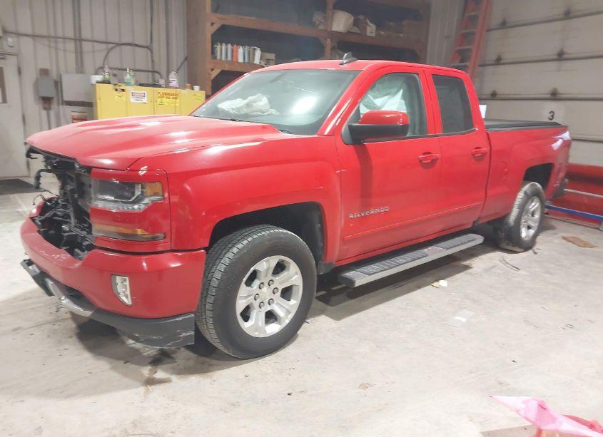 Photo 2 of 2017 Chevrolet Silverado 1500 2LT (VIN 1GCVKREC5HZ364641)