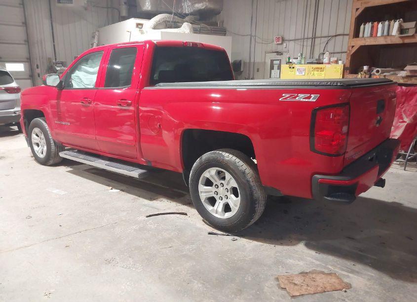 Photo 3 of 2017 Chevrolet Silverado 1500 2LT (VIN 1GCVKREC5HZ364641)