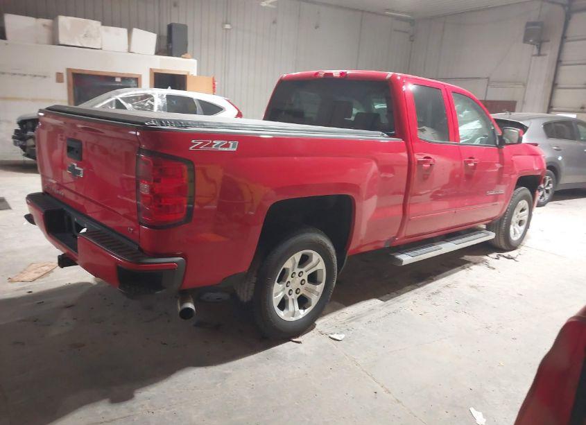 Photo 4 of 2017 Chevrolet Silverado 1500 2LT (VIN 1GCVKREC5HZ364641)