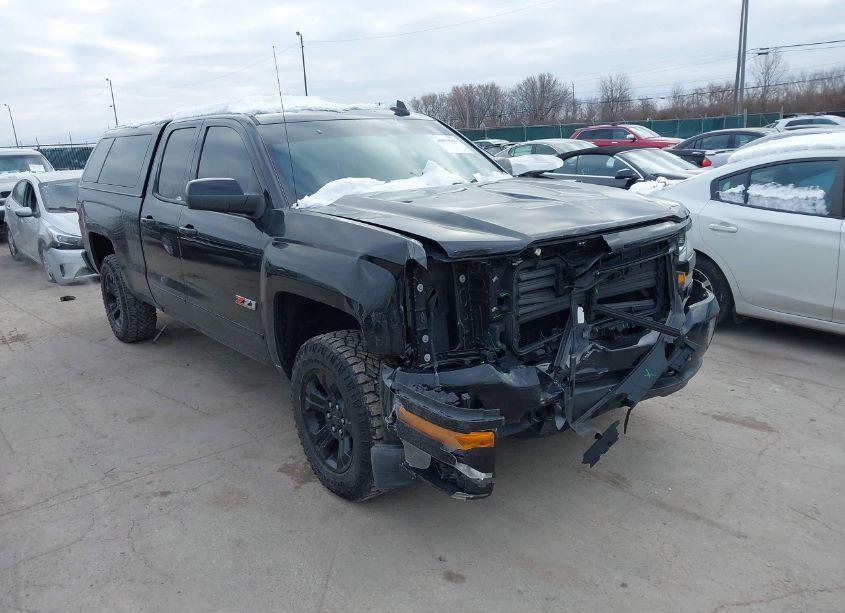 2017 Chevrolet Silverado 1500 2LT (VIN 1GCVKREC5HZ377003) main photo