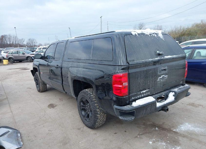 Photo 3 of 2017 Chevrolet Silverado 1500 2LT (VIN 1GCVKREC5HZ377003)