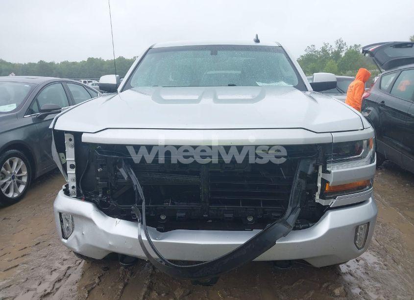 Photo 13 of 2018 Chevrolet Silverado 1500 2LT (VIN 1GCVKREC5JZ187496)