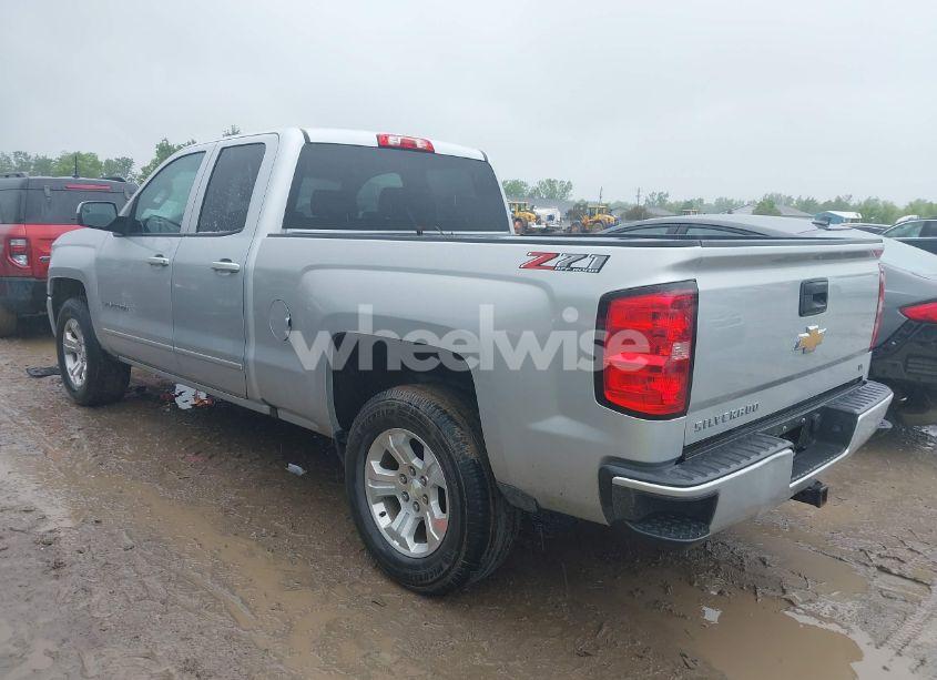 Photo 3 of 2018 Chevrolet Silverado 1500 2LT (VIN 1GCVKREC5JZ187496)