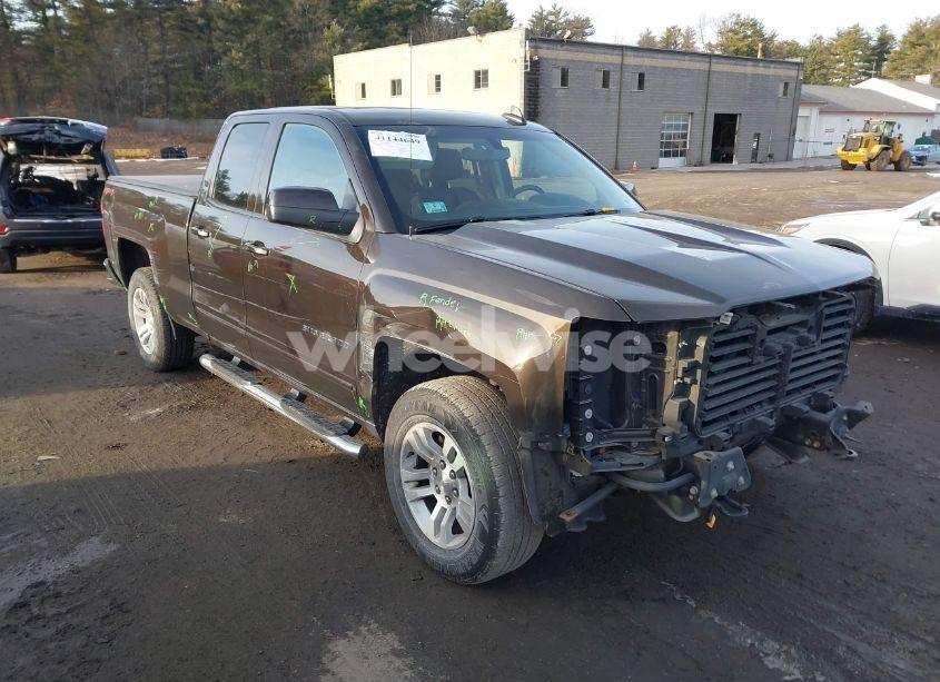 2018 Chevrolet Silverado 1500 1LT (VIN 1GCVKREC5JZ243100) main photo