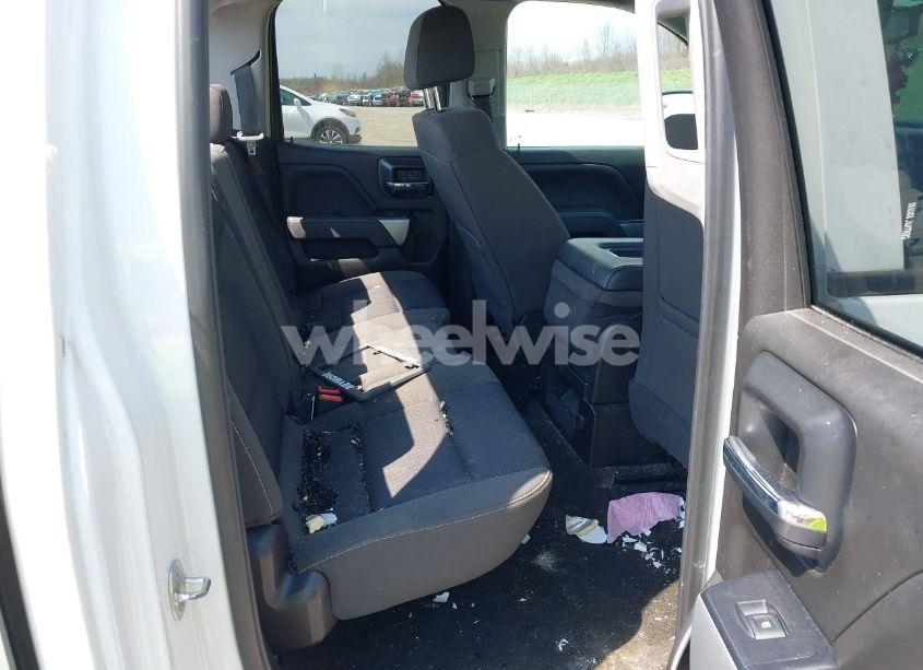 Photo 8 of 2018 Chevrolet Silverado 1500 2LT (VIN 1GCVKREC5JZ254761)