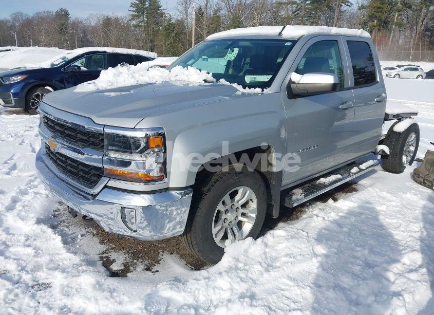 Photo 2 of 2018 Chevrolet Silverado 1500 1LT (VIN 1GCVKREC5JZ366282)