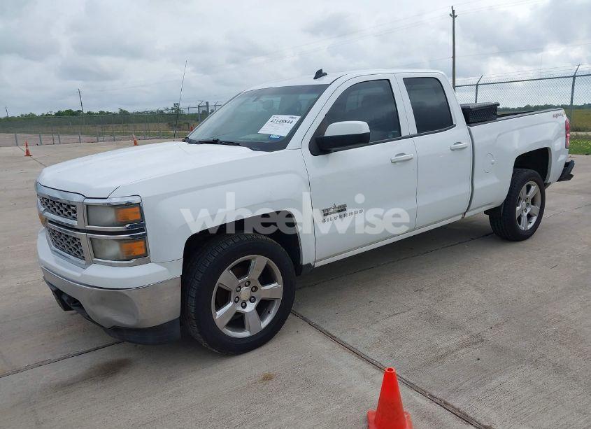 Photo 2 of 2014 Chevrolet Silverado 1500 1LT (VIN 1GCVKREC6EZ156019)