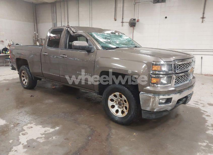 2015 Chevrolet Silverado 1500 1LT (VIN 1GCVKREC6FZ183559) main photo