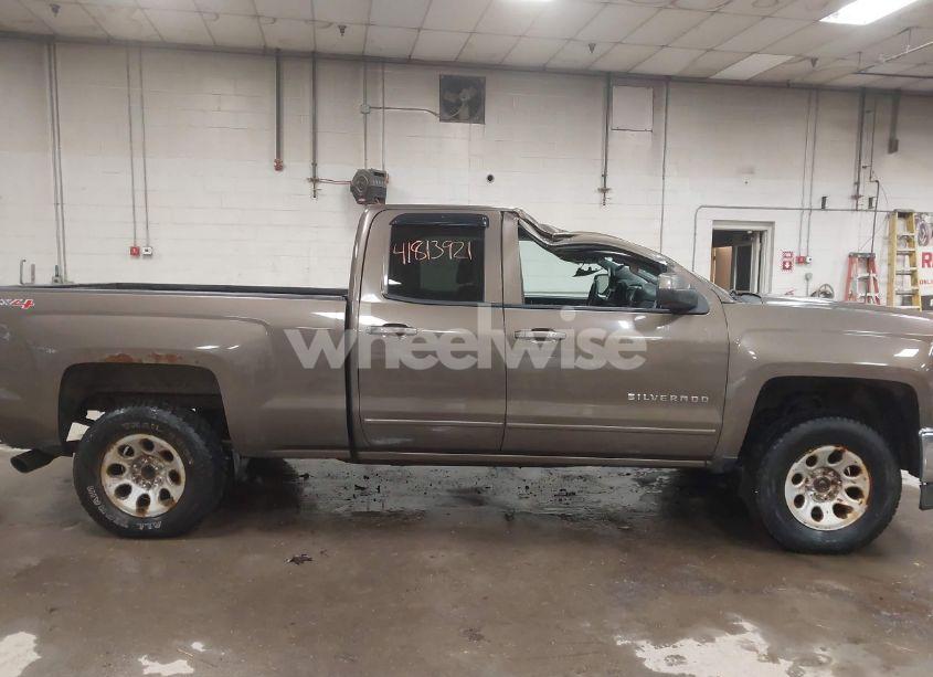 Photo 13 of 2015 Chevrolet Silverado 1500 1LT (VIN 1GCVKREC6FZ183559)