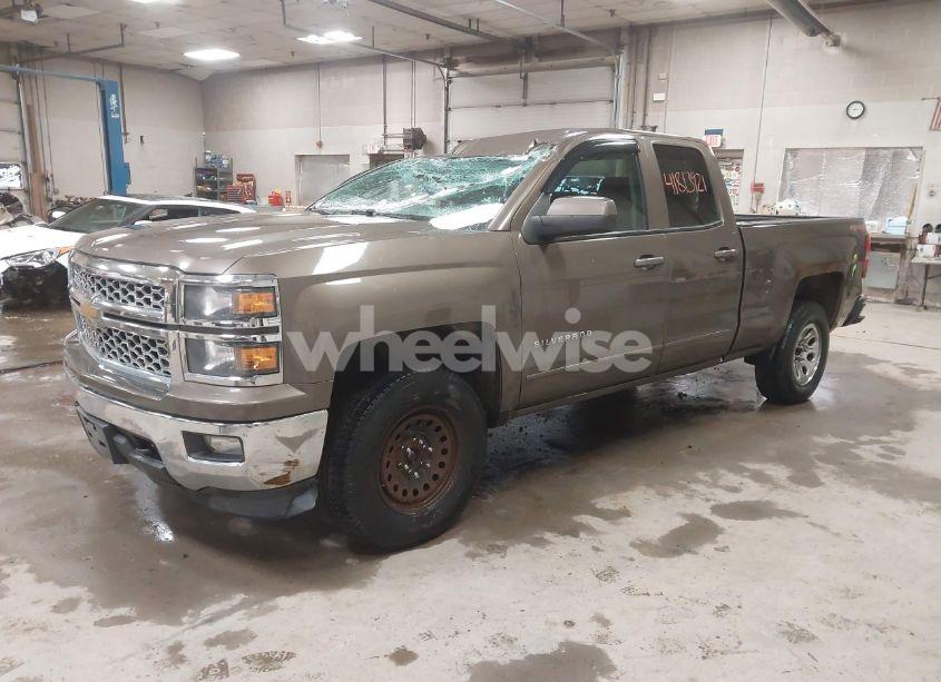 Photo 2 of 2015 Chevrolet Silverado 1500 1LT (VIN 1GCVKREC6FZ183559)