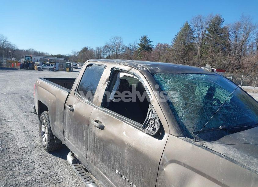 Photo 6 of 2015 Chevrolet Silverado 1500 1LT (VIN 1GCVKREC6FZ227608)