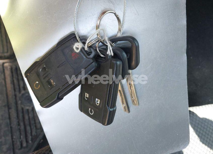 Photo 11 of 2015 Chevrolet Silverado 1500 2LT (VIN 1GCVKREC6FZ240228)