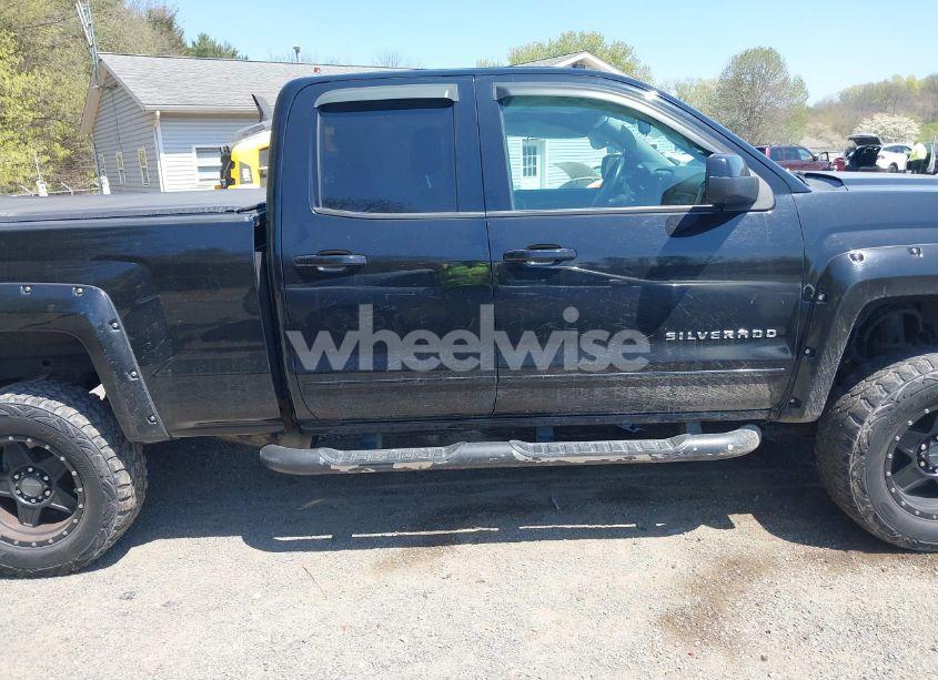 Photo 14 of 2015 Chevrolet Silverado 1500 2LT (VIN 1GCVKREC6FZ240228)