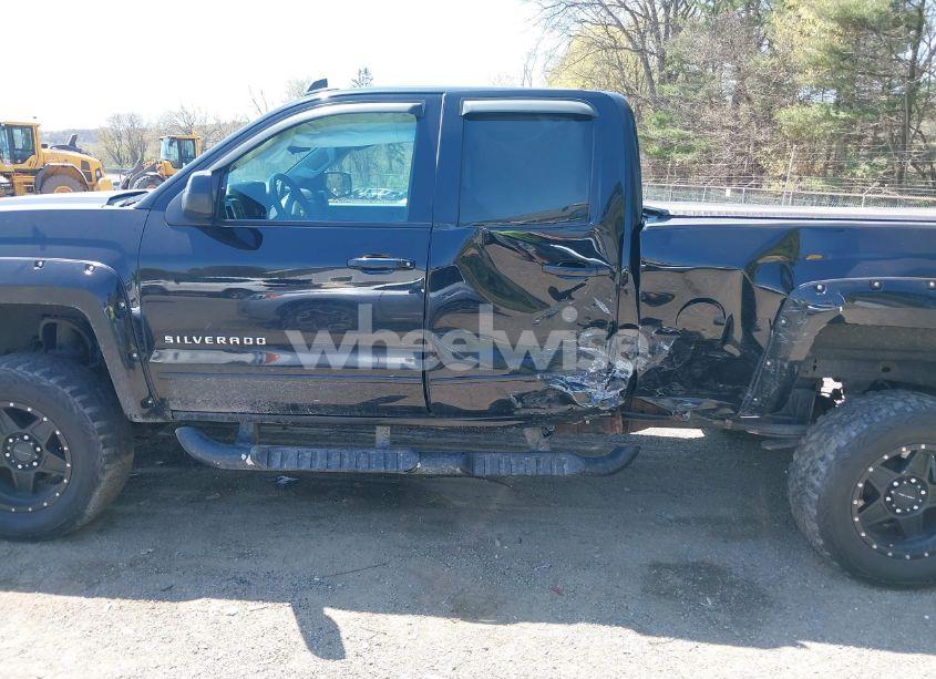 Photo 15 of 2015 Chevrolet Silverado 1500 2LT (VIN 1GCVKREC6FZ240228)