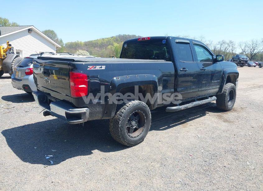Photo 4 of 2015 Chevrolet Silverado 1500 2LT (VIN 1GCVKREC6FZ240228)