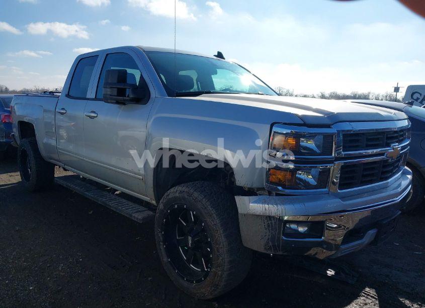 2015 Chevrolet Silverado 1500 2LT (VIN 1GCVKREC6FZ246191) main photo