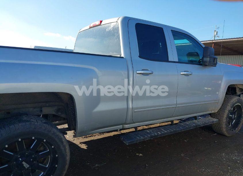 Photo 13 of 2015 Chevrolet Silverado 1500 2LT (VIN 1GCVKREC6FZ246191)