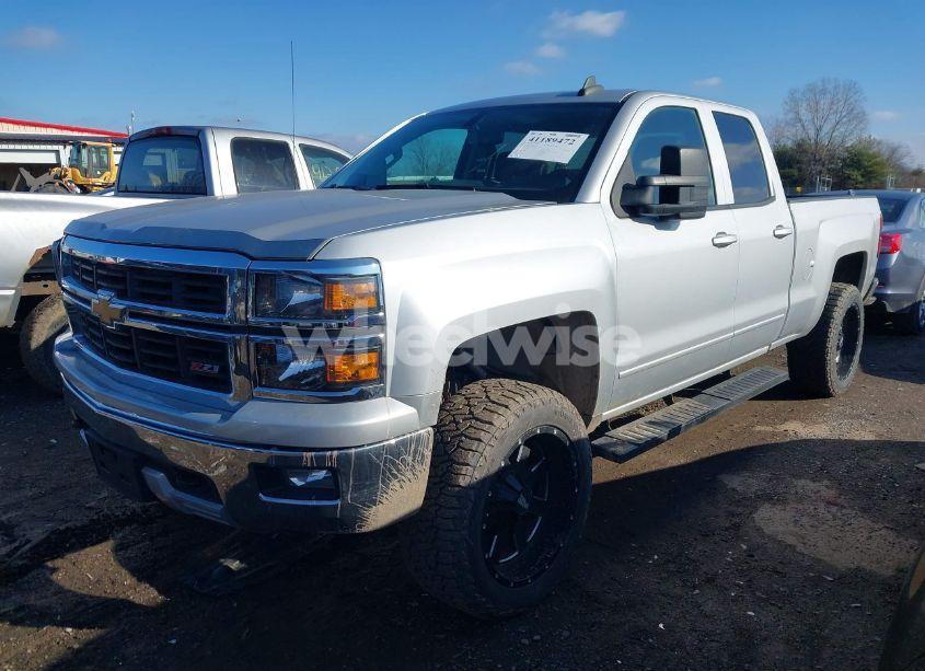 Photo 2 of 2015 Chevrolet Silverado 1500 2LT (VIN 1GCVKREC6FZ246191)