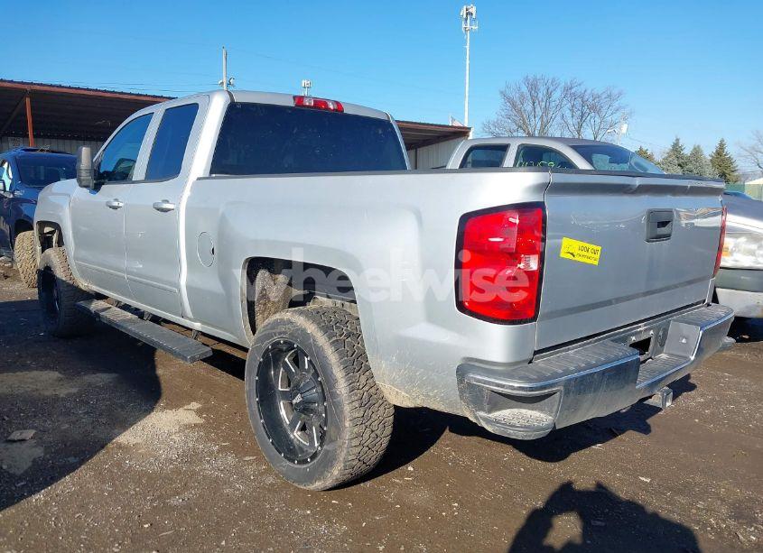 Photo 3 of 2015 Chevrolet Silverado 1500 2LT (VIN 1GCVKREC6FZ246191)