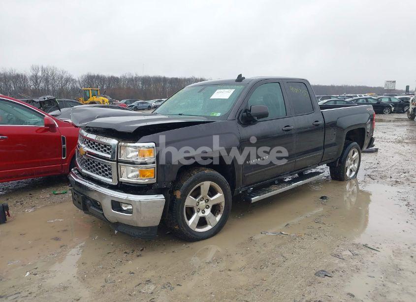 Photo 2 of 2015 Chevrolet Silverado 1500 1LT (VIN 1GCVKREC6FZ337722)