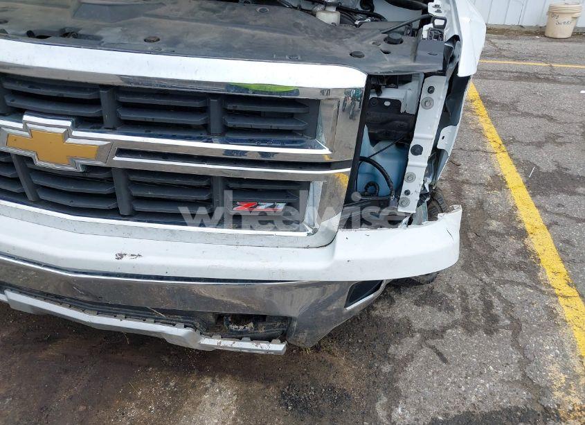 Photo 18 of 2015 Chevrolet Silverado 1500 2LT (VIN 1GCVKREC6FZ410961)