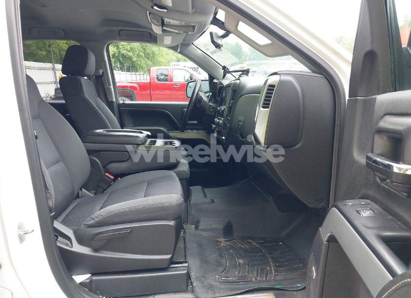 Photo 5 of 2015 Chevrolet Silverado 1500 2LT (VIN 1GCVKREC6FZ410961)