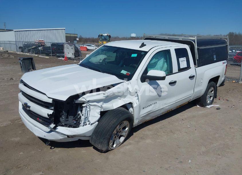 Photo 2 of 2016 Chevrolet Silverado 1500 2LT (VIN 1GCVKREC6GZ117482)