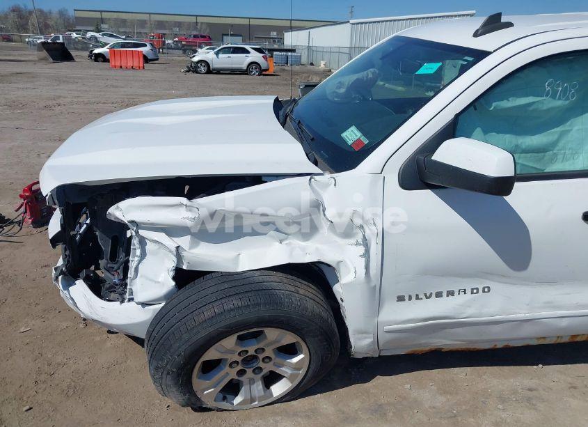 Photo 6 of 2016 Chevrolet Silverado 1500 2LT (VIN 1GCVKREC6GZ117482)