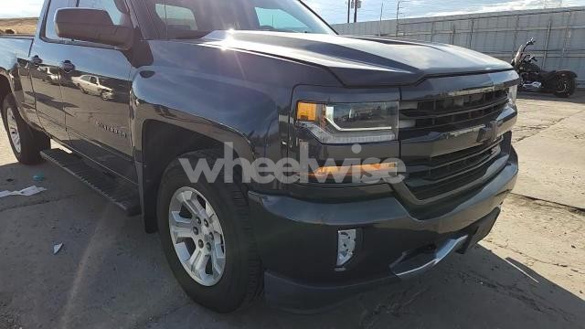 Photo 4 of 2016 CHEVROLET SILVERADO K1500 LT (VIN 1GCVKREC6GZ226069)