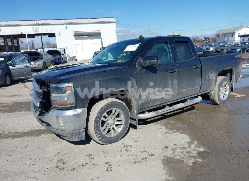 Photo 2 of 2016 Chevrolet Silverado 1500 1LT (VIN 1GCVKREC6GZ366753)