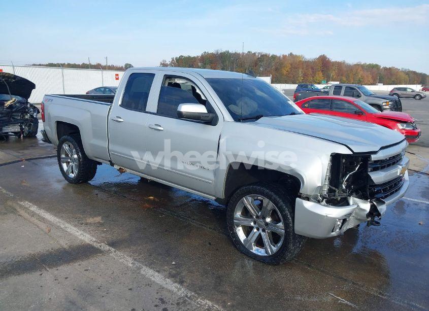 2016 Chevrolet Silverado 1500 2LT (VIN 1GCVKREC6GZ412825) main photo