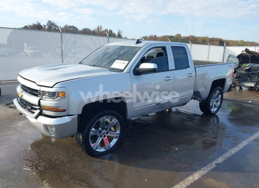 Photo 2 of 2016 Chevrolet Silverado 1500 2LT (VIN 1GCVKREC6GZ412825)